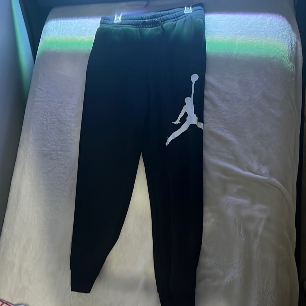 jordan joggers size small